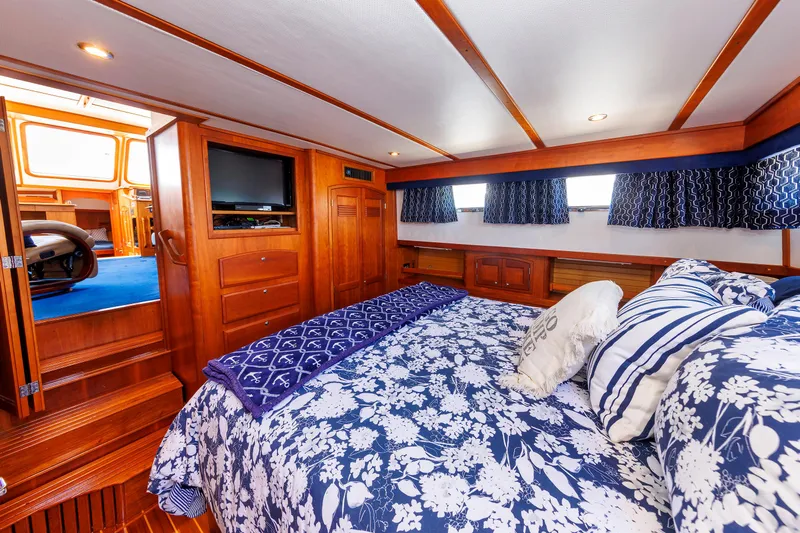 Lupo Di Mare Yacht Photos Pics Primary Cabin