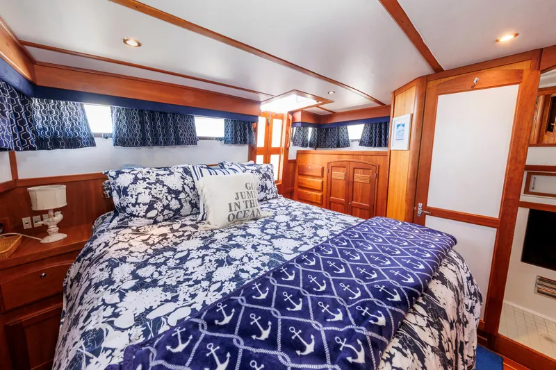 Lupo Di Mare Yacht Photos Pics Primary Cabin