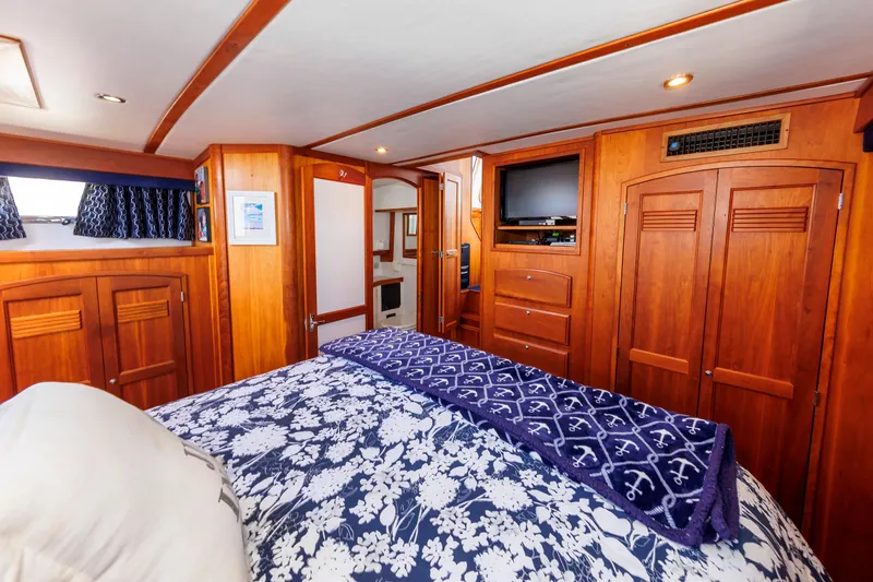 Lupo Di Mare Yacht Photos Pics Primary Cabin