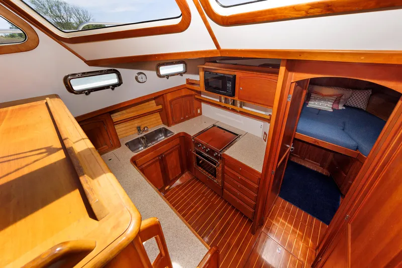 Lupo Di Mare Yacht Photos Pics Galley