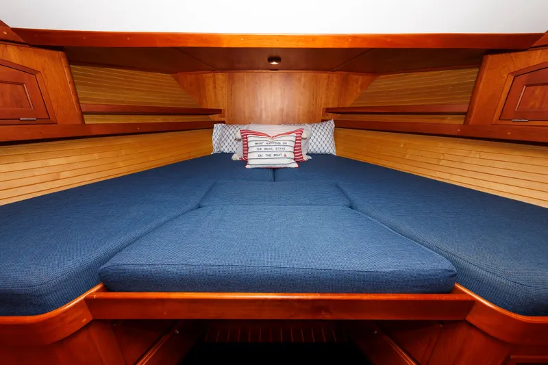 Lupo Di Mare Yacht Photos Pics Guest Cabin