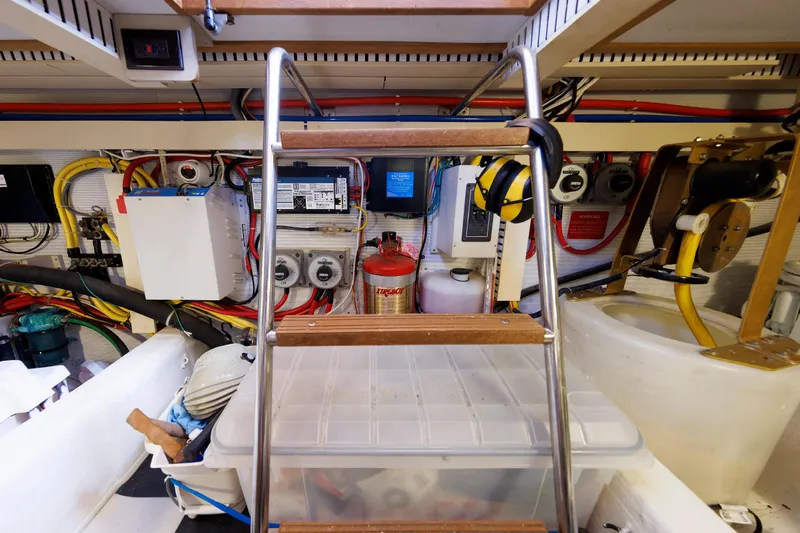 Lupo Di Mare Yacht Photos Pics Engine Room