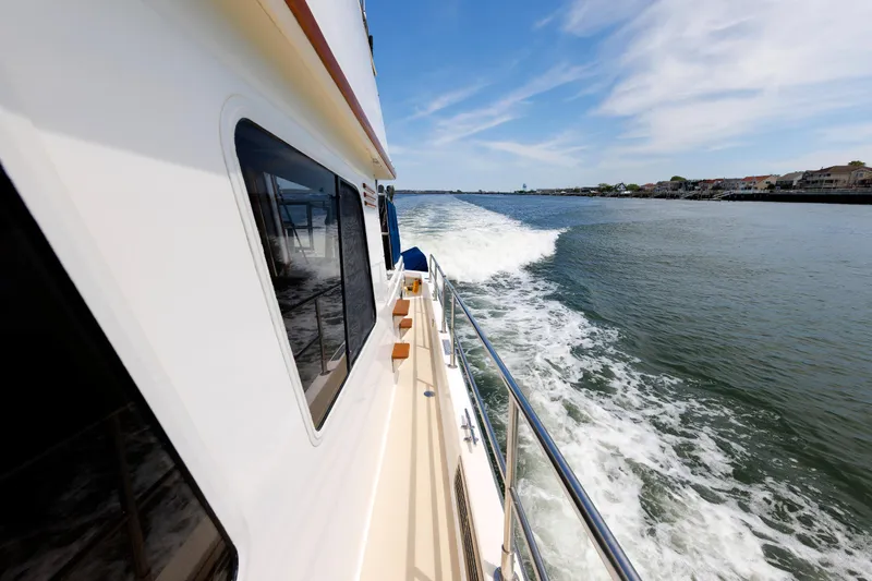 Lupo Di Mare Yacht Photos Pics Sidedeck - Port