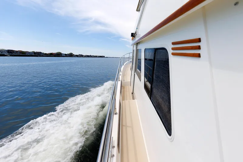 Lupo Di Mare Yacht Photos Pics Sidedeck - Port