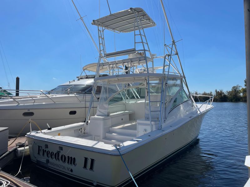 2004 Luhrs 36 Open