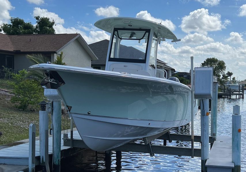 2022 Sea Hunt Gamefish 27 FS