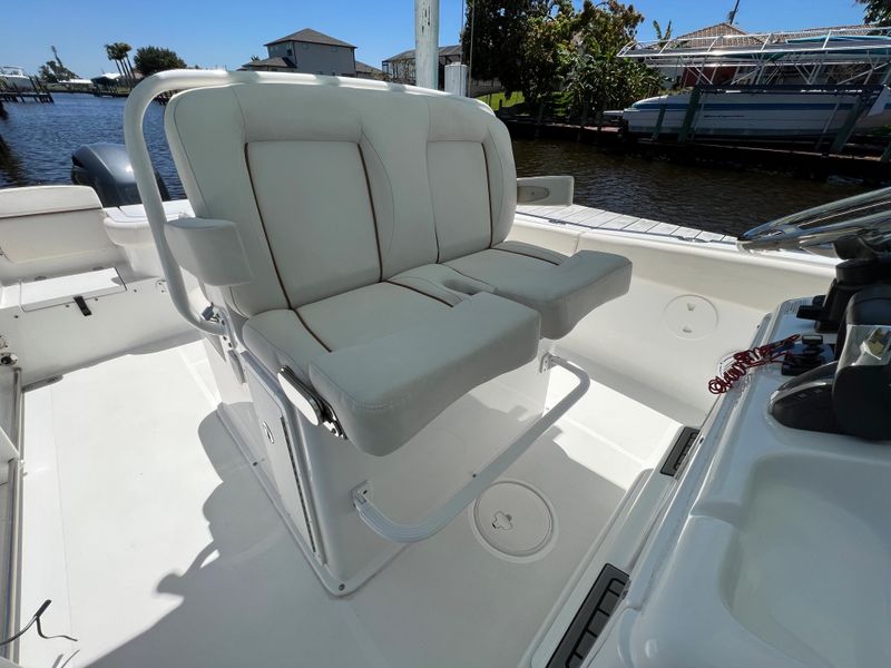 2022 Sea Hunt Gamefish 27 FS