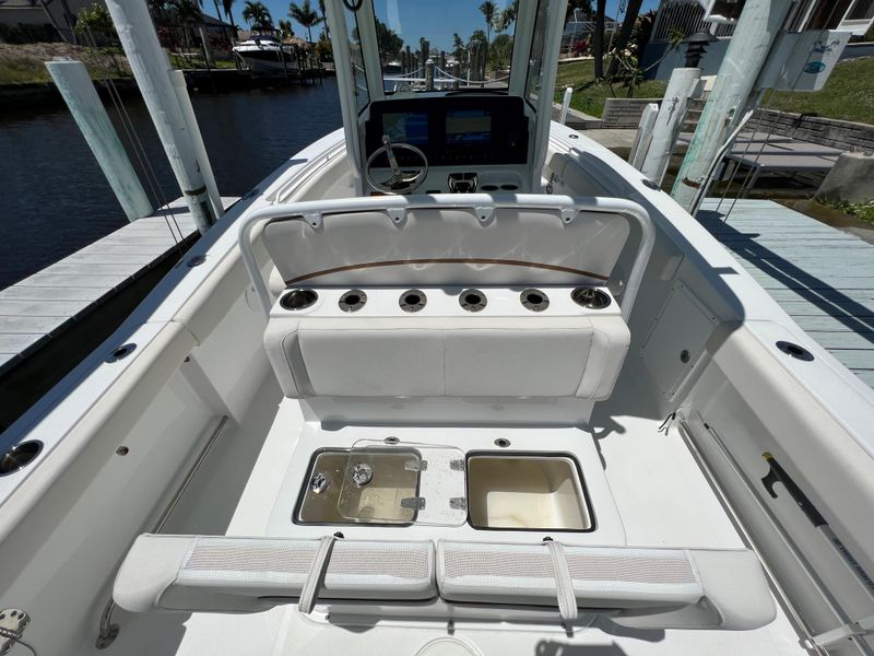 2022 Sea Hunt Gamefish 27 FS