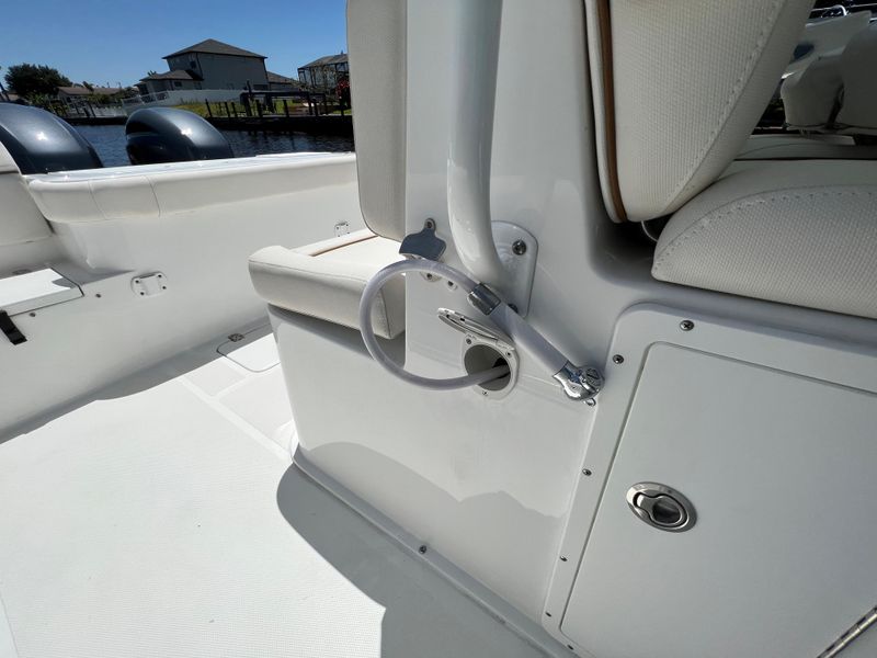 2022 Sea Hunt Gamefish 27 FS