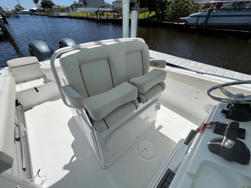 2022 Sea Hunt Gamefish 27 FS