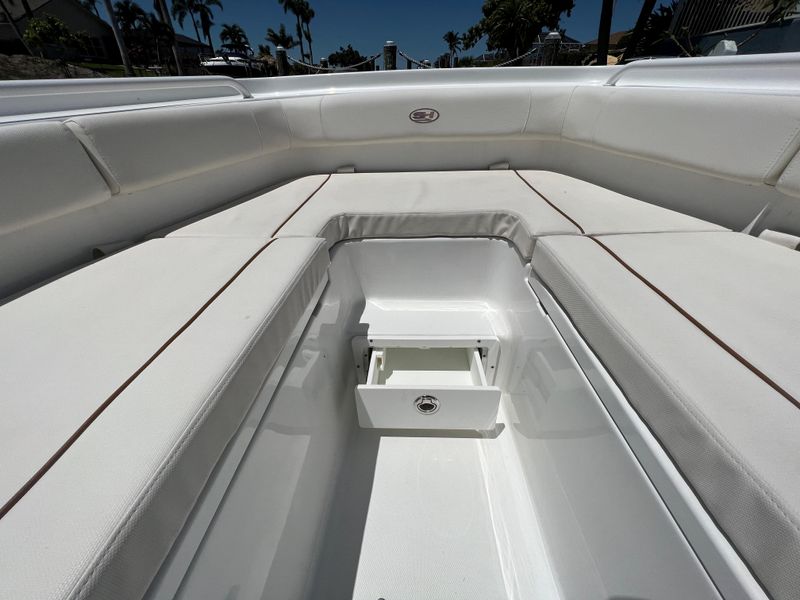 2022 Sea Hunt Gamefish 27 FS