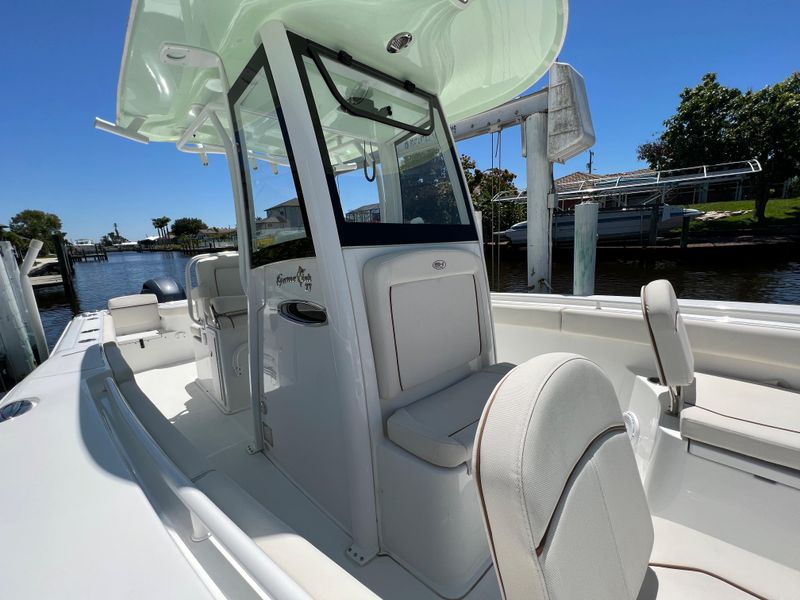 2022 Sea Hunt Gamefish 27 FS