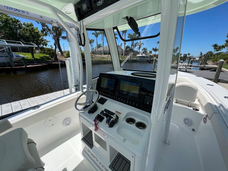 2022 Sea Hunt Gamefish 27 FS