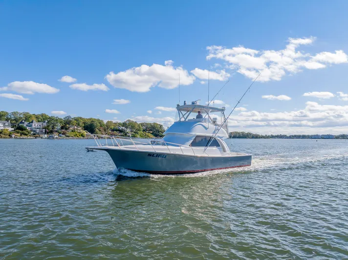 Sligo Yacht Photos Pics 2023 Henriques 42 Convertible yacht cruising on a sunny day.