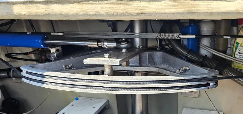 One Shot Of Cowes Yacht Photos Pics Steering quadrant