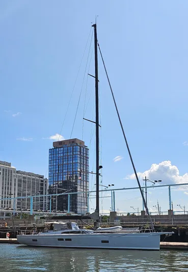 One Shot Of Cowes Yacht Photos Pics tall Hall Spars mast