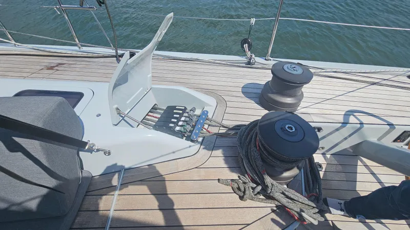 One Shot Of Cowes Yacht Photos Pics Halyard clutches