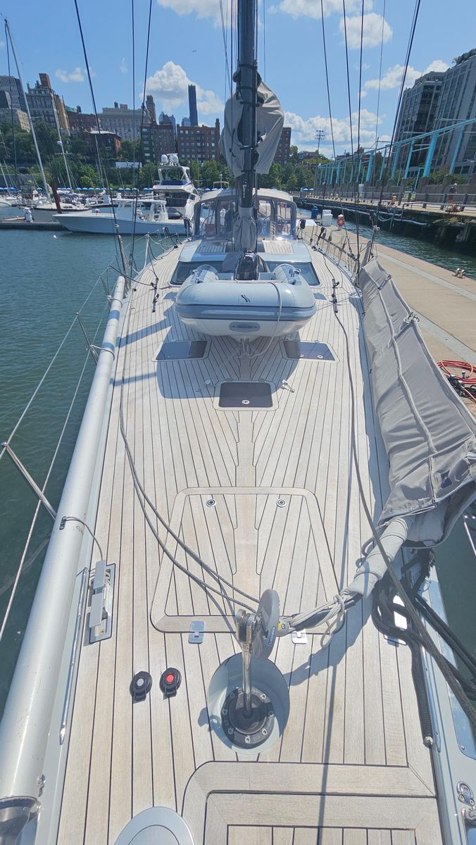 2010 Advanced Yachts 67 