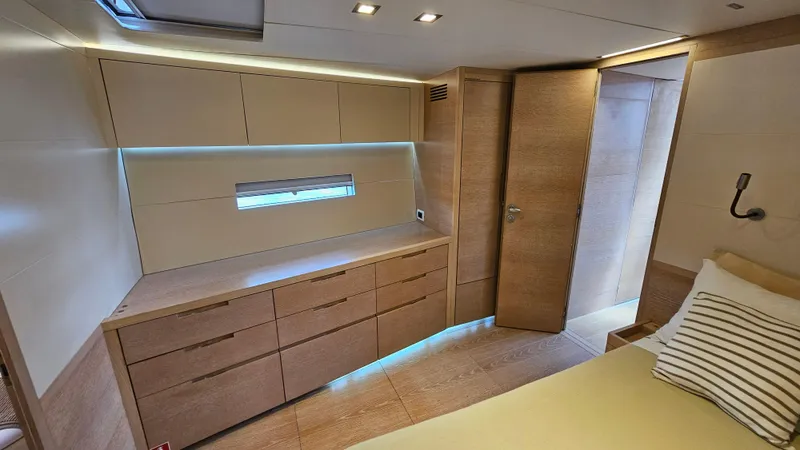 One Shot Of Cowes Yacht Photos Pics Std side of Primary Cabin