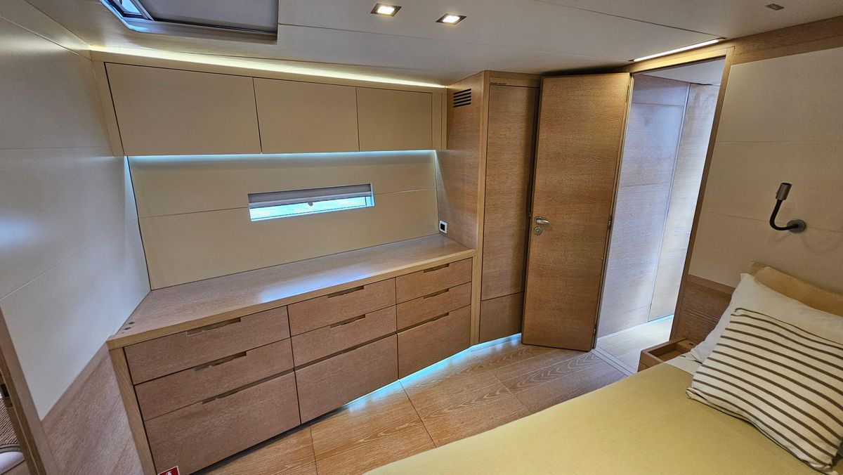 2010 Advanced Yachts 67 