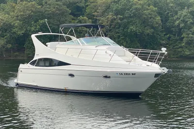Carver 36 Mariner