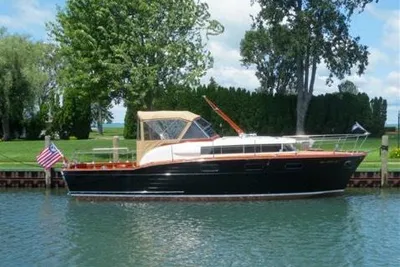 Chris-Craft 33 Futura