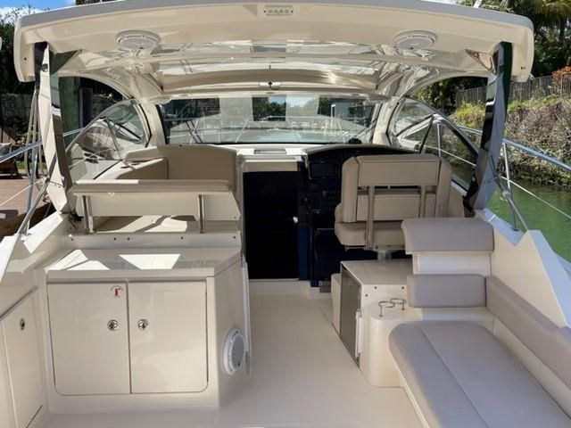 2013 Pursuit SC 365 i