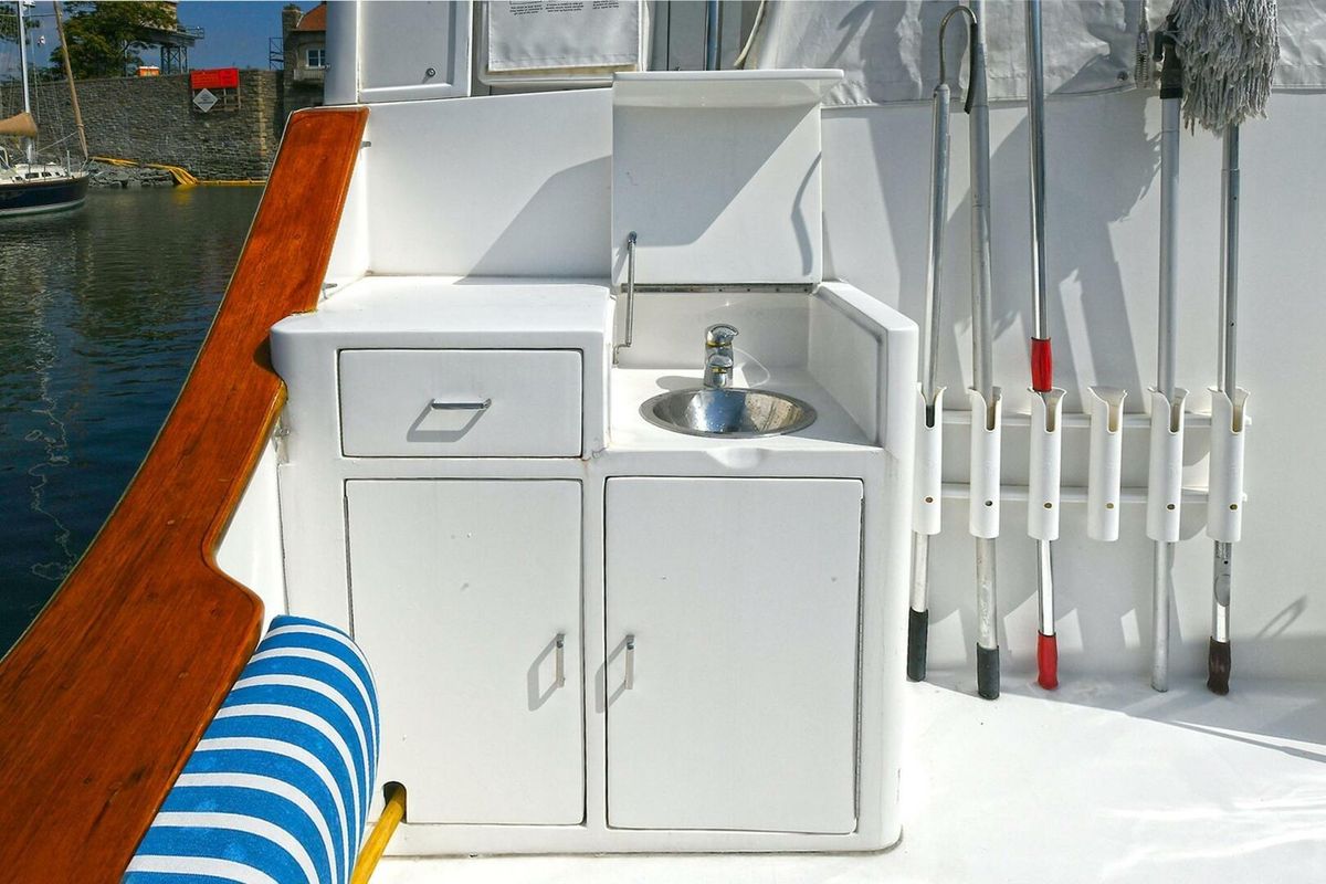 2002 Grand Alaskan 64 