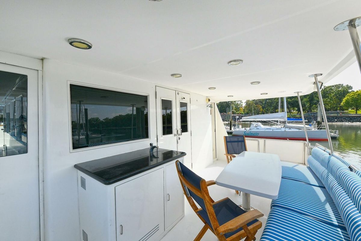 2002 Grand Alaskan 64 