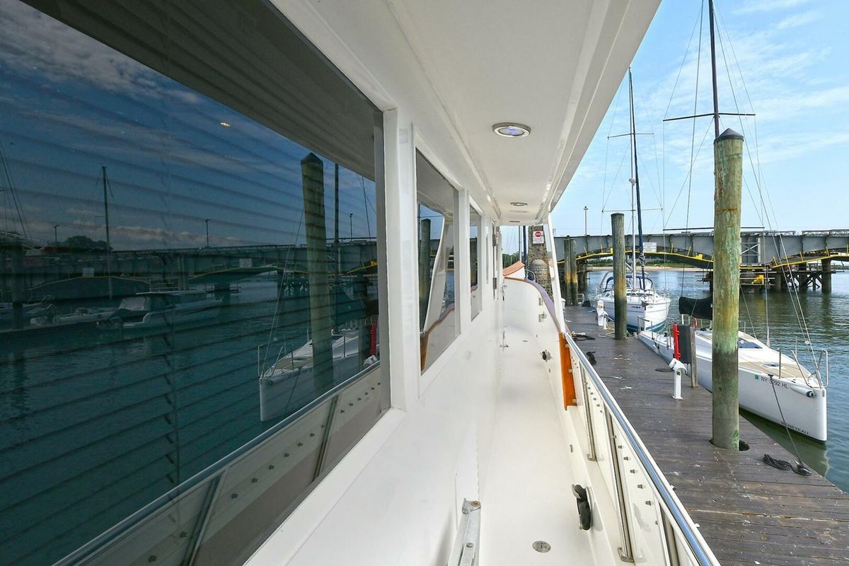 2002 Grand Alaskan 64 