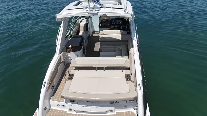  Yacht Photos Pics 2019 Formula 350 Crossover Bowrider OB on water, showcasing spacious seating and sleek design.