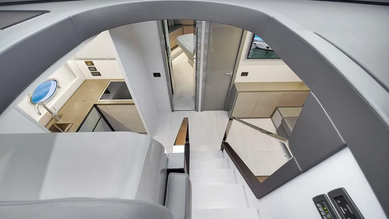  Yacht Photos Pics Interior of 2020 Pershing 62 yacht, featuring modern design and luxurious amenities.