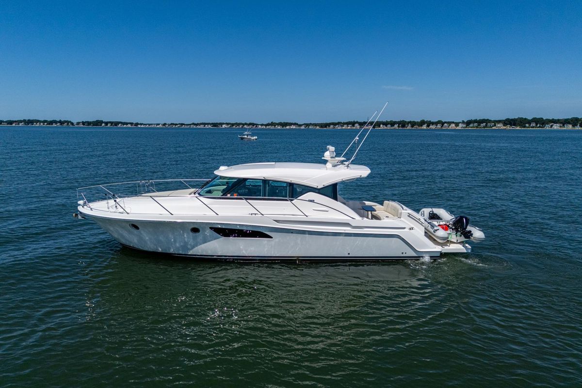 2020 Tiara Yachts 44 
