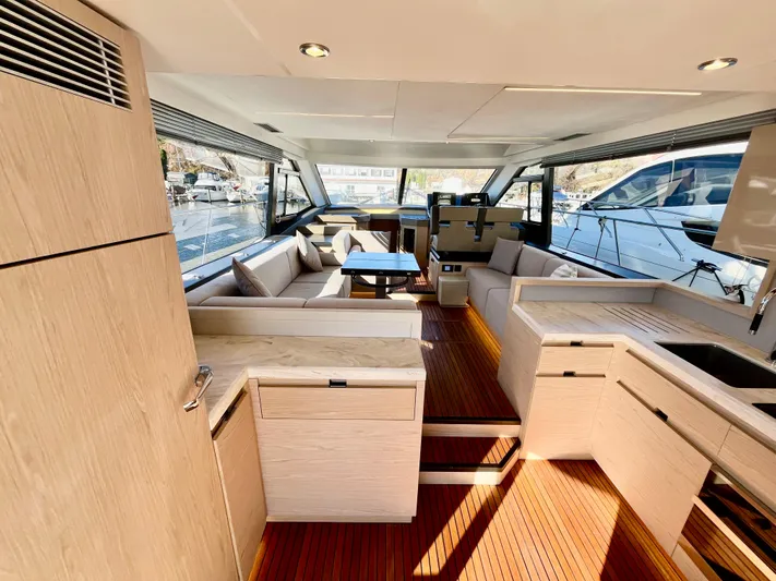 La La Yacht Photos Pics 