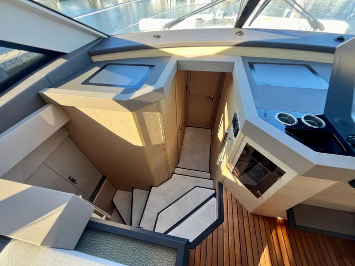 La La Yacht Photos Pics 