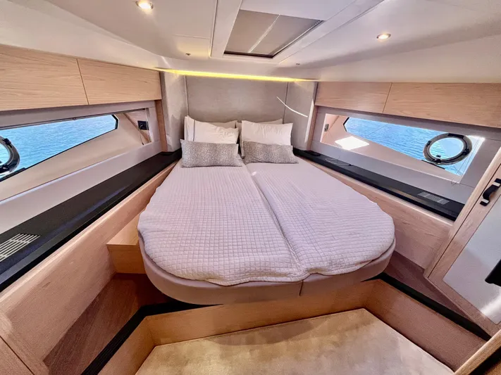 La La Yacht Photos Pics 