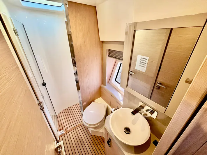 La La Yacht Photos Pics 