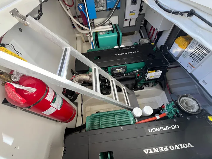 La La Yacht Photos Pics 