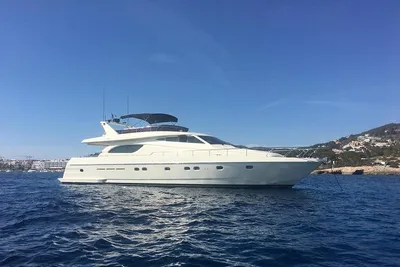 1997 Ferretti Yachts 70