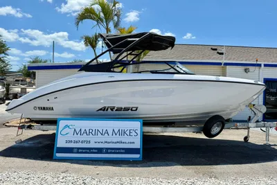 Yamaha Boats AR250