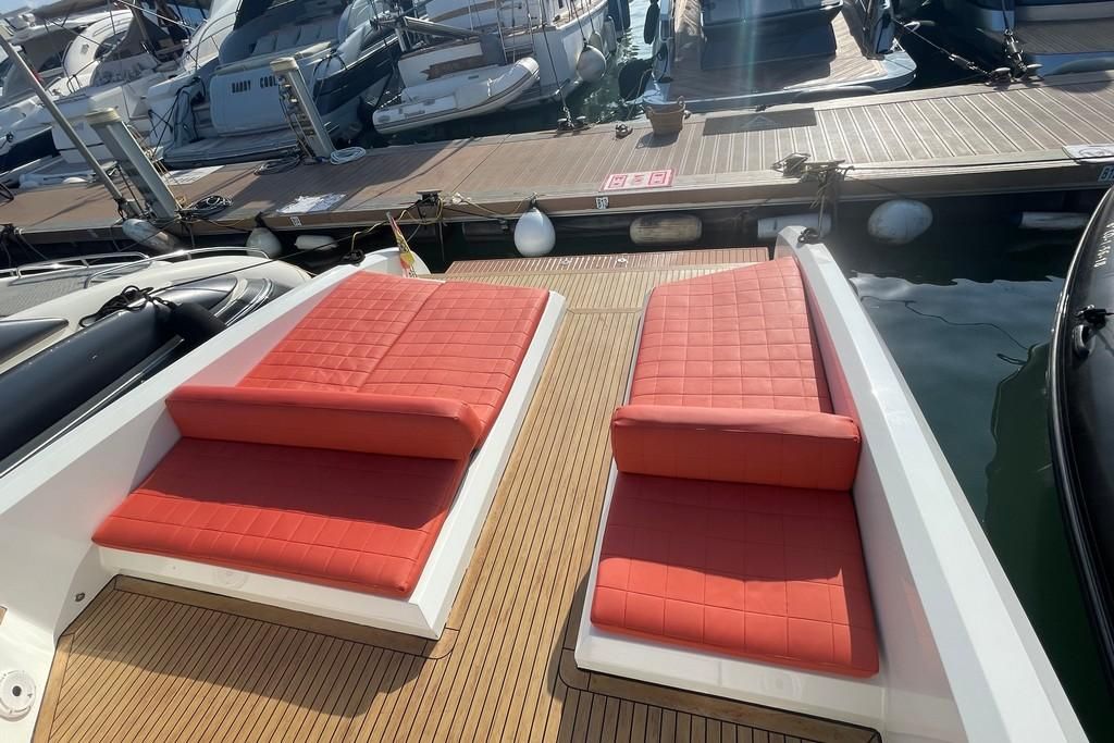 2014 Vanquish Yachts 42 