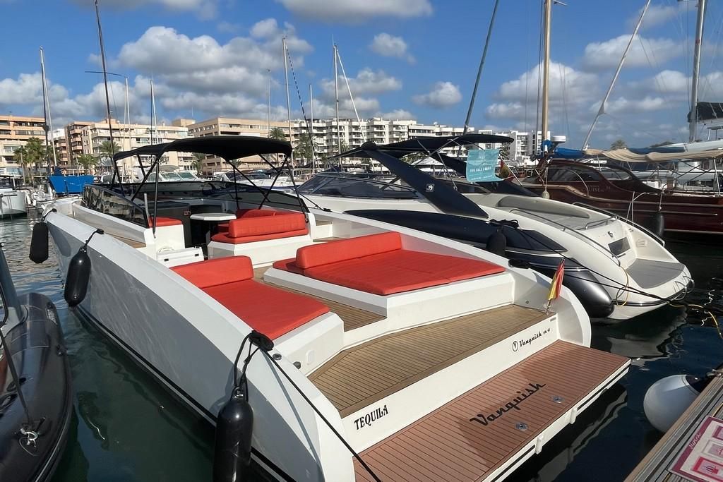 2014 Vanquish Yachts 42 