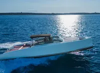 2014 Vanquish Yachts VQ43