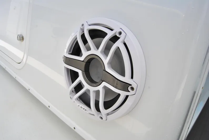  Yacht Photos Pics Speaker on 2022 Yellowfin 39 Offshore boat, featuring sleek white design.