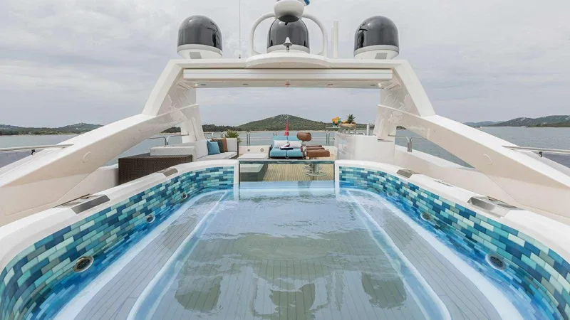 Andromeda Yacht Photos Pics Sunseeker 121 yacht flybridge for sale 2010