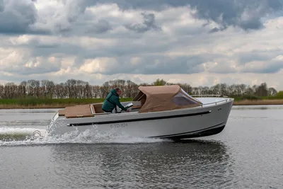 2020 Maxima 730 Tender