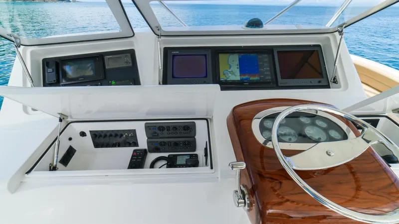 Manudito Yacht Photos Pics Control panel and navigation system of a 2009 Viking 50C yacht.