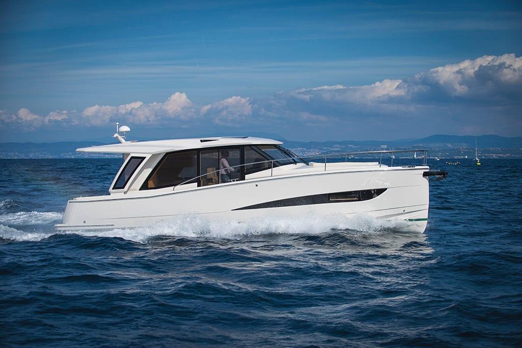 2017 Greenline 36 Motor Yachts for sale - YachtWorld