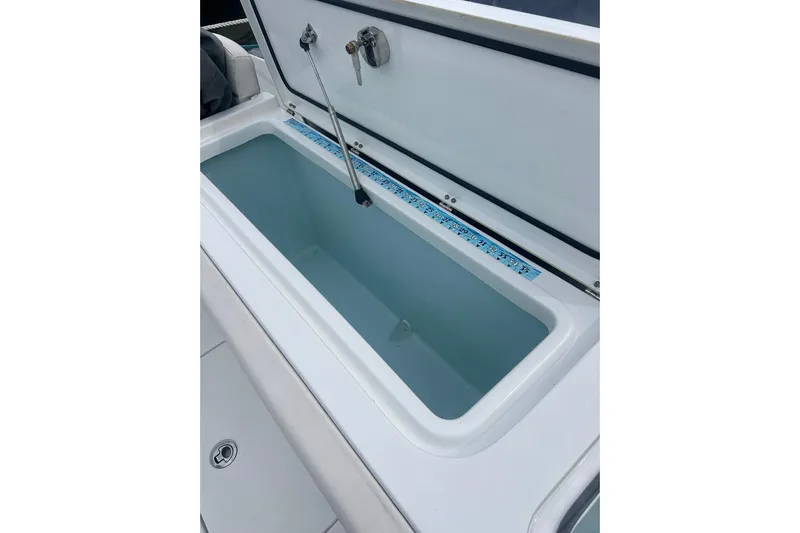  Yacht Photos Pics 2021 Sea Hunt Gamefish 27 Coffin Box, open lid, spacious interior view.