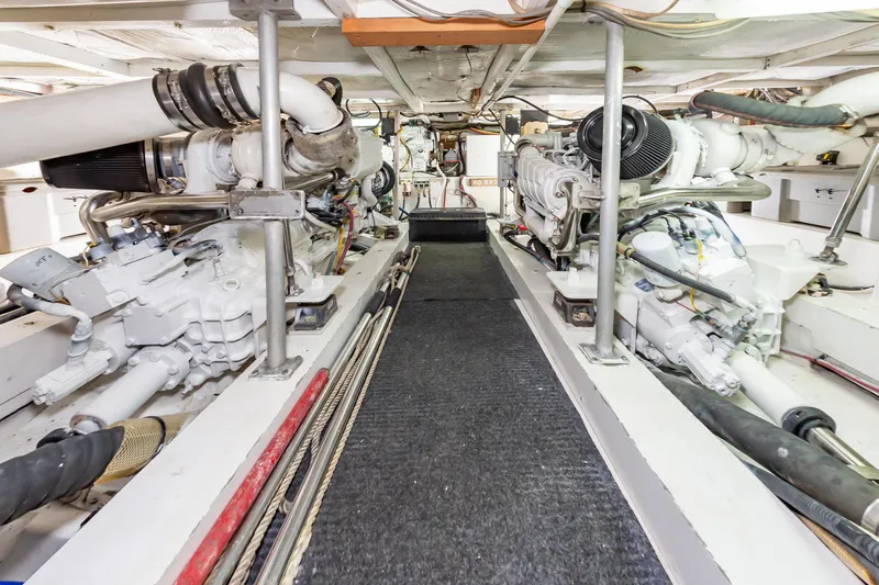 Carolina Girl Yacht Photos Pics 